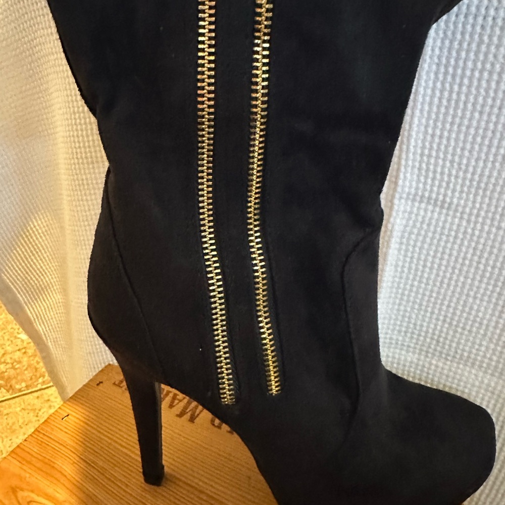 Elegant Black High Heel Boots size 9 NEW